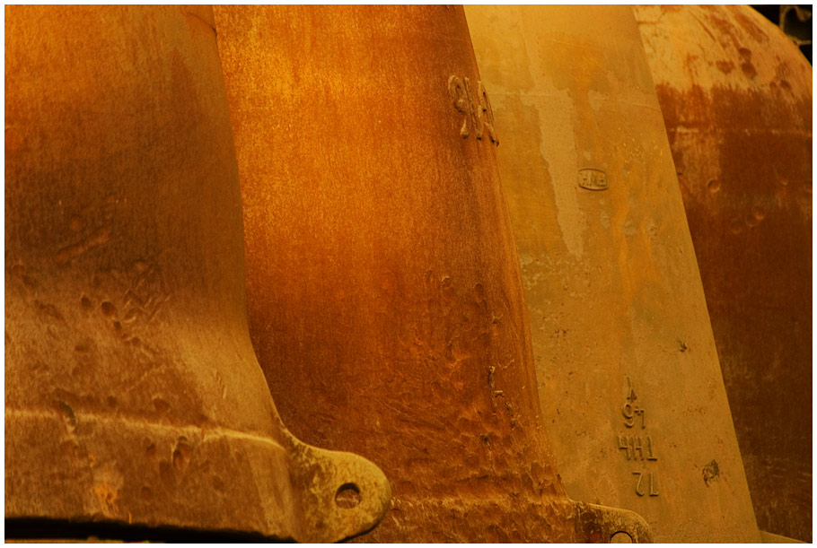 |||&nbsp;72-THh-46-Y&nbsp;||| abstract rusty image by Birgit Noll �